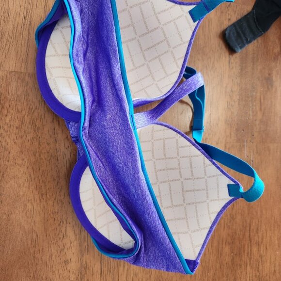 Two Victoria's Secret Bras 32DD - Picture 4 of 5